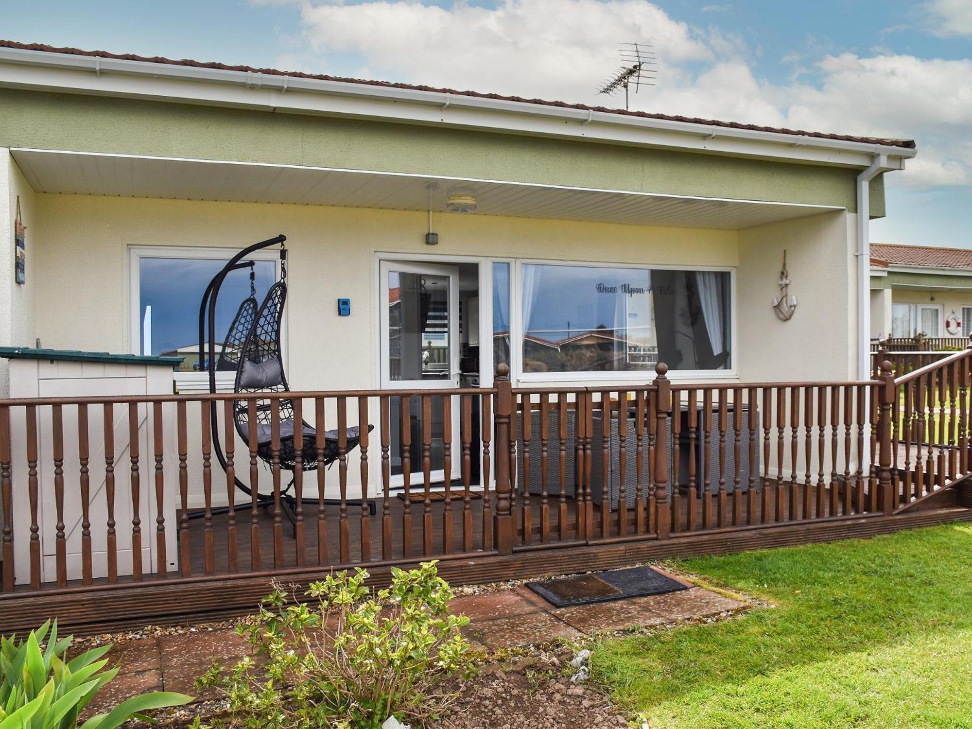 Once Upon A Tide Villa Bacton  ภายนอก รูปภาพ