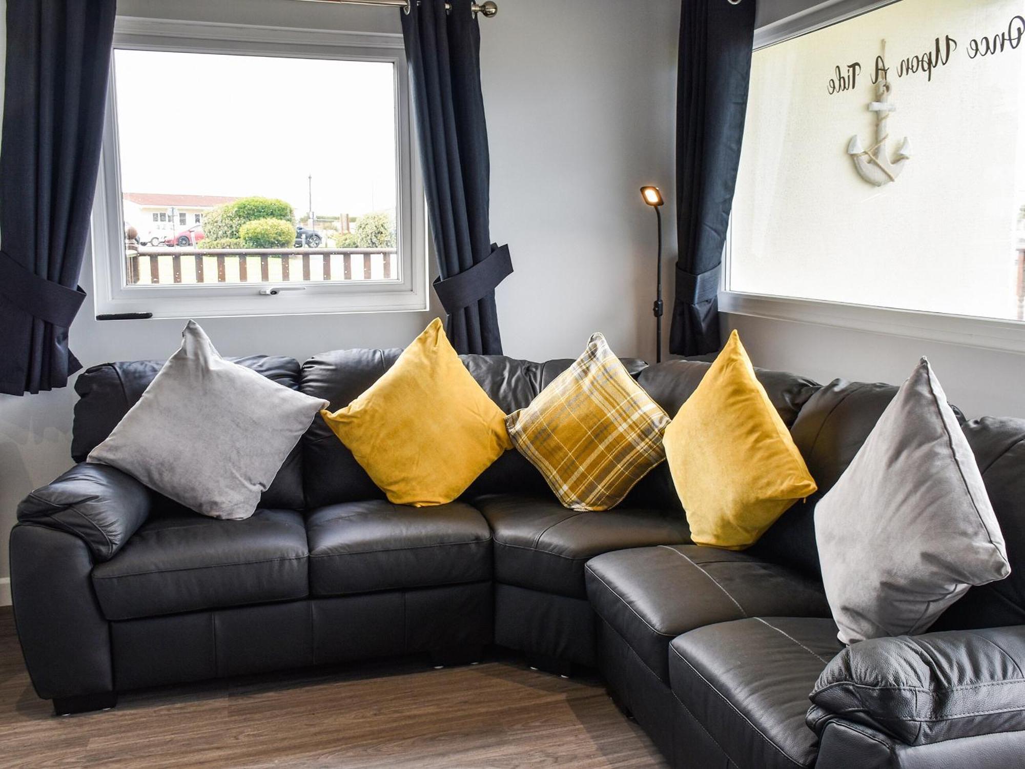 Once Upon A Tide Villa Bacton  ภายนอก รูปภาพ